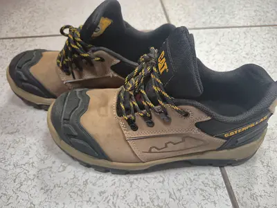 CAT Safety shoe 25 days old with original bill