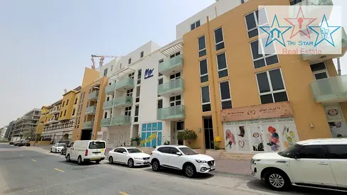 NICE UNIT - 2BEDROOM WITH MAIDROOM- FULLY EQUIPPED KITCHEN - BRIGHT UNIT