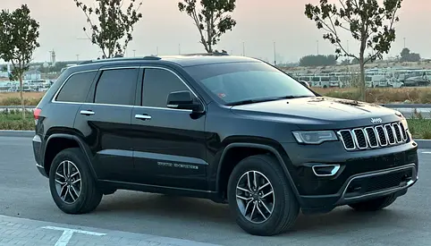 Pristine Jeep Grand Cherokee Limited 2019 | GCC Specs | Full Service History