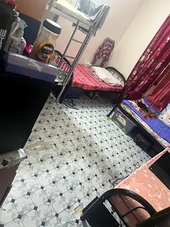 Executive bed space available for male nearby Sharaf DG metro Al Mankhool area bur Dubai