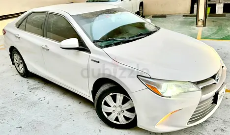 Toyota Camry Hybrid XLE 2016
