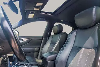 2016 Infiniti QX70 — фото 11