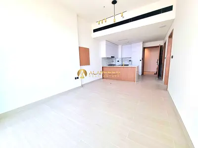 شقة حديثة بغرفة نوم واحدة | بن غاطي أمبر | شرفة مطلة على المدينة