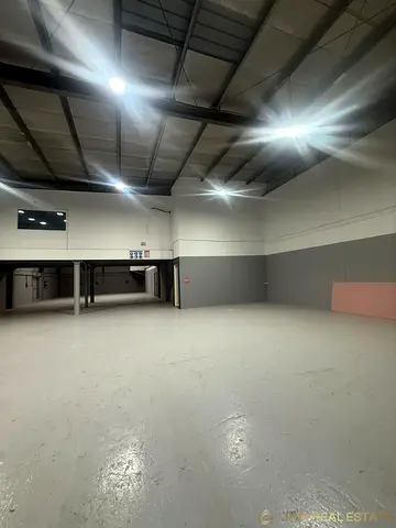 Huge Space | Mainland | Vacant