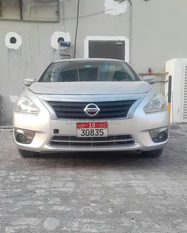 Nissan Altima 2015 - Efficient & Reliable Daily Driver