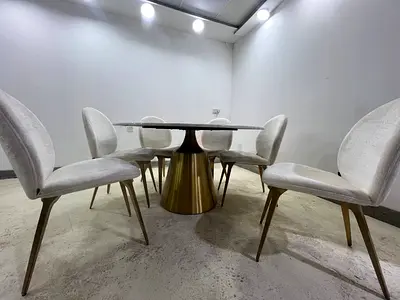 Table with marble top and 6 AURA Chairs