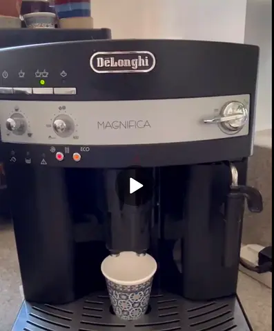 DeLonghi Magnifica Automatic Espresso & Cappuccino Machine - Good Working Condition
