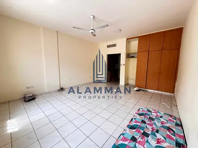 استوديو بحالة جيدة متاح للإيجار