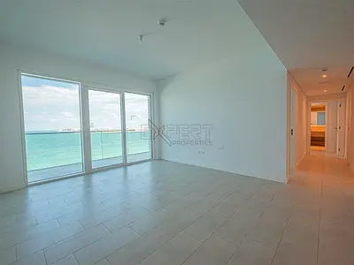 Spacious Layout | Panoramic Sea Views |Vacant Unit
