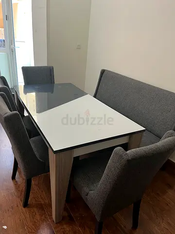 6-seater dining table URGENT SALE!!!!