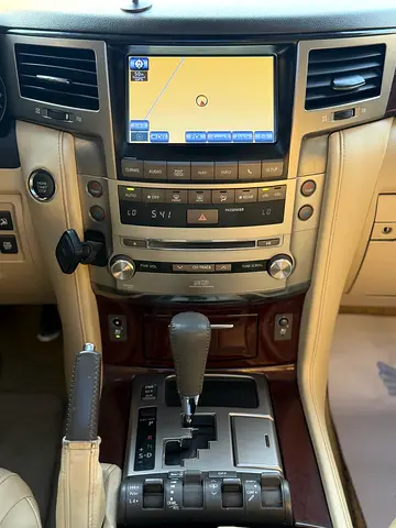 2015 Lexus LX-SERIES 照片 16