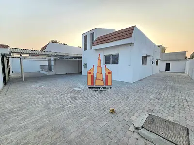 5 Bed room Hall majlis 5 washroom maids room big yard only 80k