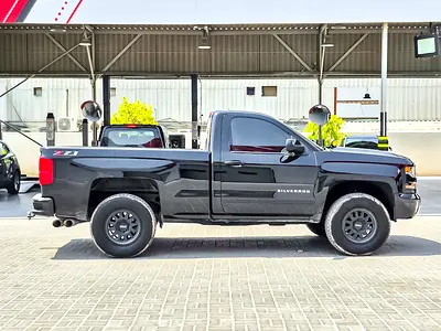 2018 Chevrolet SILVERADO 1500 照片 4