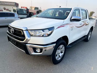 2025 Toyota HILUX — фото 2