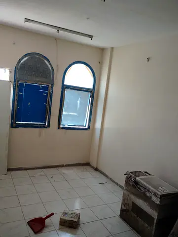 BIG OFFER WE HAVE 1BHK APARTMENT NEAR NMC HOSPITAL IN JUST 22K