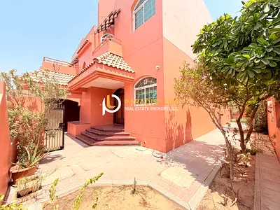 4 Master bedrooms/Semi detached corner villa/Maids room/Pvt back yard/shared pool/for rent 170k