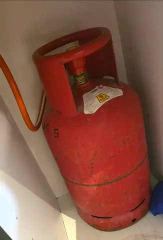 Gas Cylinder (Red) - Medium