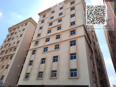 غرفتين وصاله موقع ممتاز قريبه من مدرسه الحكمه واسواق الامارات مساحه كبيره مباشر من المالك