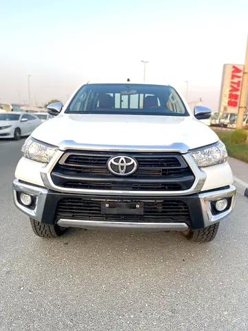 2025 Toyota HILUX — фото 3