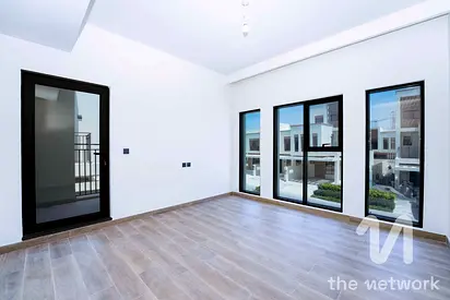 Luxurious 5BR Townhouse | Vacant and Ready