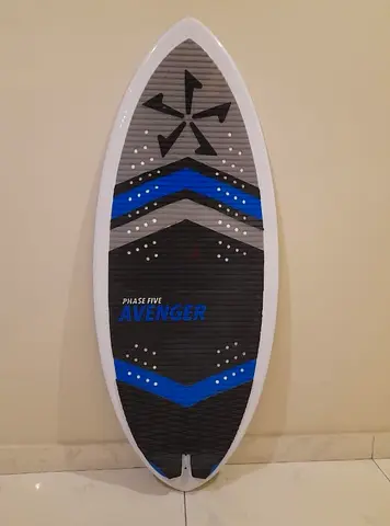 Phase Five Avenger wakesurf board - good condition