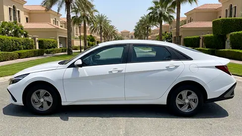 2025 Hyundai ELANTRA 照片 3
