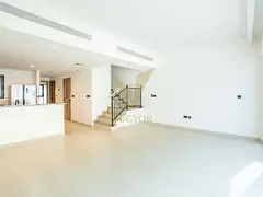 4BR Townhouse | Near Park-Central Hub | Santorini