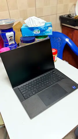 Dell Precision 5560 Workstation
