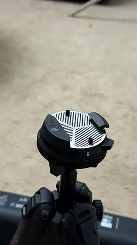 Peak design tripod with Carbon with universal adaptor