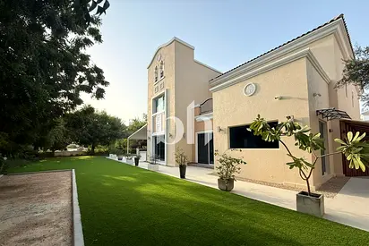 Vacant | Upgraded | Large Plot | Private Pool