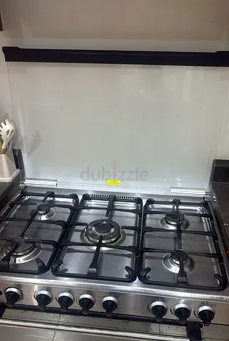 Stainless Steel 5-Burner Gas Cooker with Glass Splashback - very  Good Condition