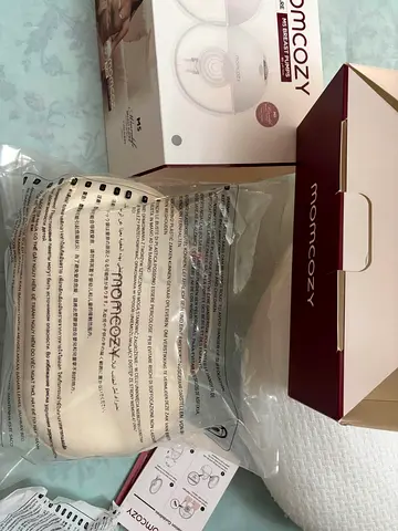 Momcozy M5 Electric Breast Pump + Accessories - Like New