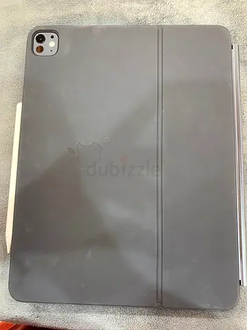 iPad Pro m5 256gb 13” 2cycle with magic Keybord pancel