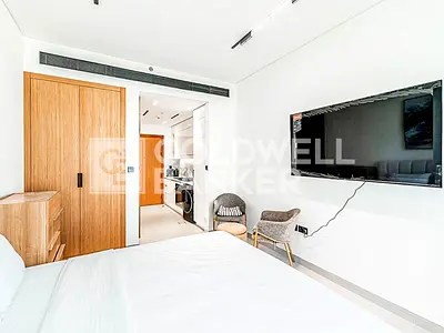 Furnished | Near Mall | Resale