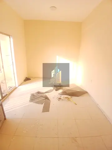 WITH BOLCONY, NEAT AND CLEAN FAMILY BUILDING APPARTMENT