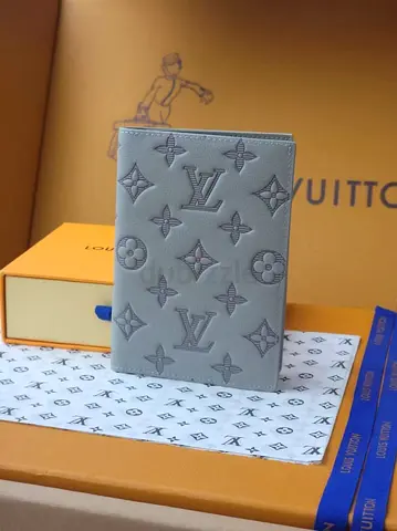 Gray Louis vuitton pocket