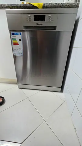 Hisense Silver Freestanding Dishwasher