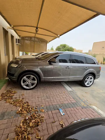 للبيع أودي كيو7 موديل 2014 ماشيه 192الف كيلو فقط  كرت وكاله