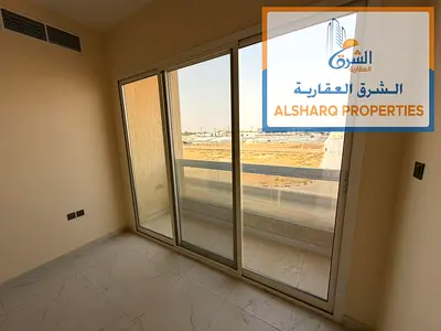 اول ساكن غرفتين وصالة مساحة كبيرة بلكونة باطلالة مميزه _ سهولة الوصول إلى الطرق الرئيسية والشارقة ودبي.