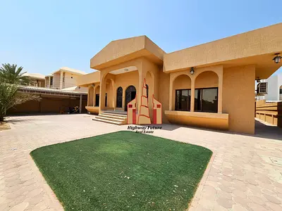3 Bed room Hall Majlis Maids room big yard parking neat and clean near park