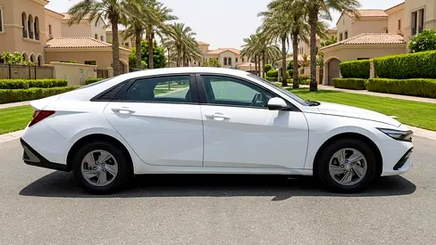 2025 Hyundai ELANTRA 照片 5