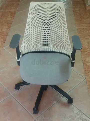 . Model Sayl Herman Miller Chair