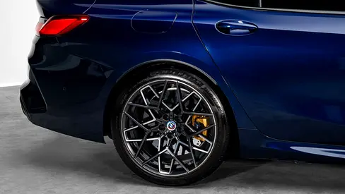 2023 BMW M8 thumbnail 18