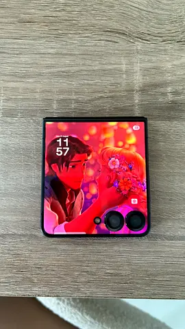 📱 Samsung Galaxy Z Flip7 256GB | Like New | Warranty Until April 2027
