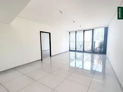 Fully Equipped Kitchen | Open Layout | Vacant