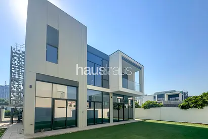 Corner Plot | Spacious | Prime Location
