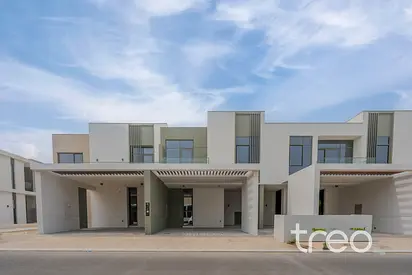 Vacant Now | Single Row | New Listing