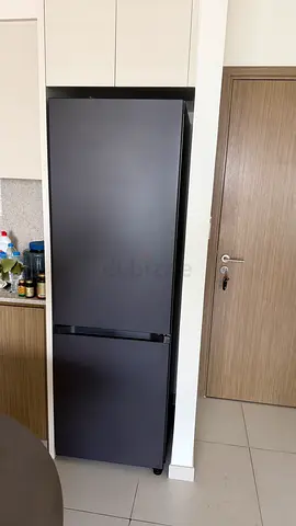 Matte black bottom-freezer refrigerator - good condition