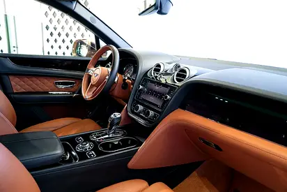 صورة 13 لـ 2017 Bentley BENTAYGA