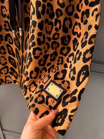 Dolce & Gabanna Leopard Print skirt (m) – new size S